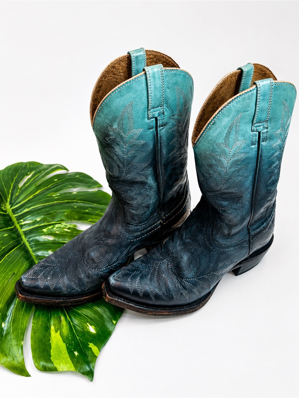 Ariat Cowboy Boots Size 7B Blue Ombre Leather Western Riding Boots